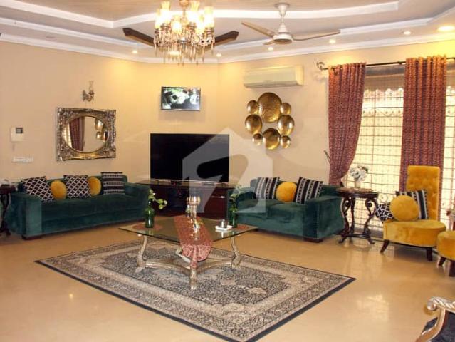 2 kanal house for sale in model town