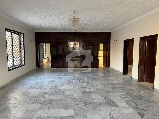 2 Kanal House For Sale In Model Town | Prime Location