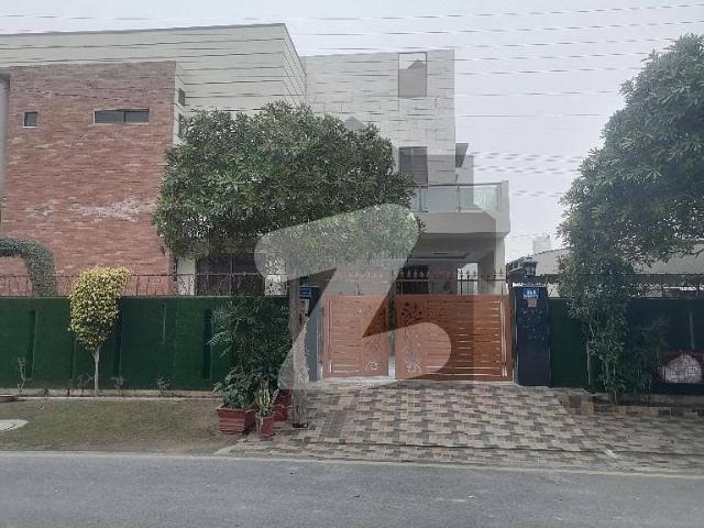 2 Kanal Luxurious House For Sale In Wapda City