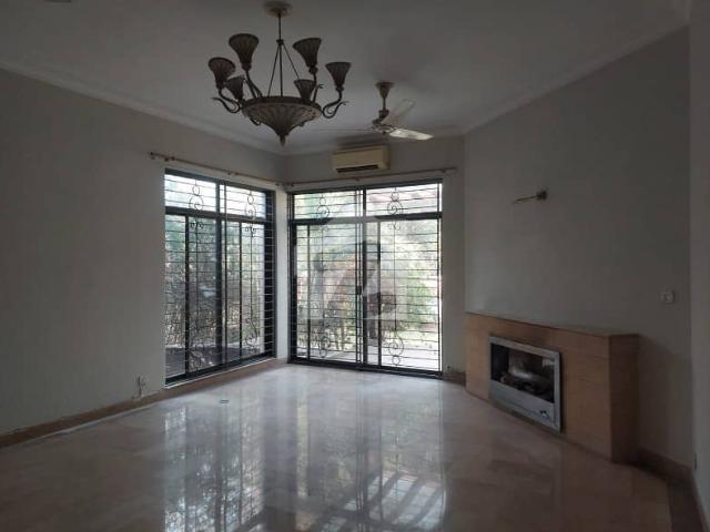 2 kanal luxury corner house for rent