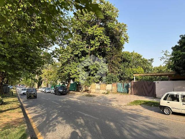 2 Kanal Plot For Sale On Agaha Khan Road