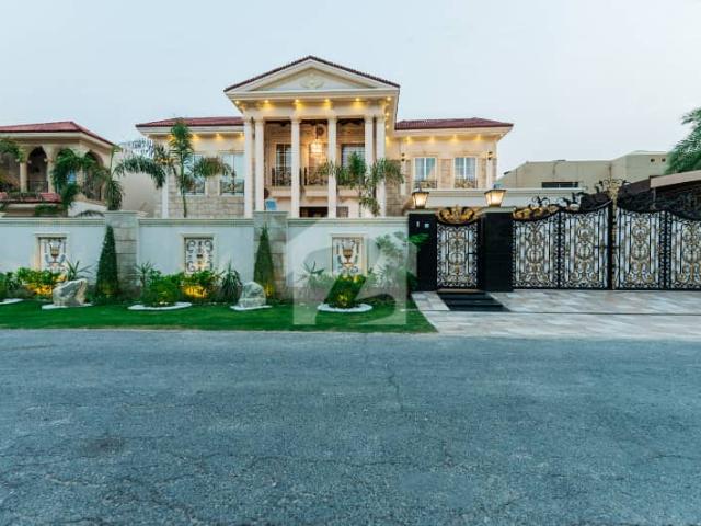 2 Kanal Taj Mahal Full Basement Full Furnished Beautiful Victoria Design Bungalow For Sale At Prime Location
