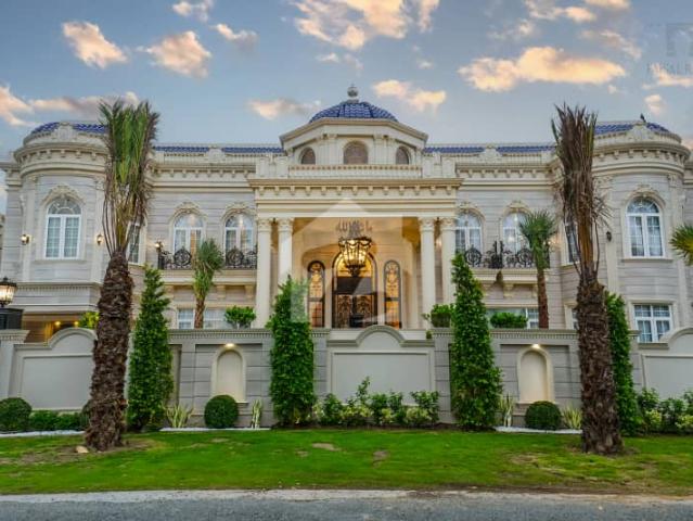 2 Kanal The Most Beautiful & Fantastic Fasil Rasool Designed Bungalow For Sale In DHA Lahore Near To Wateen Chownk