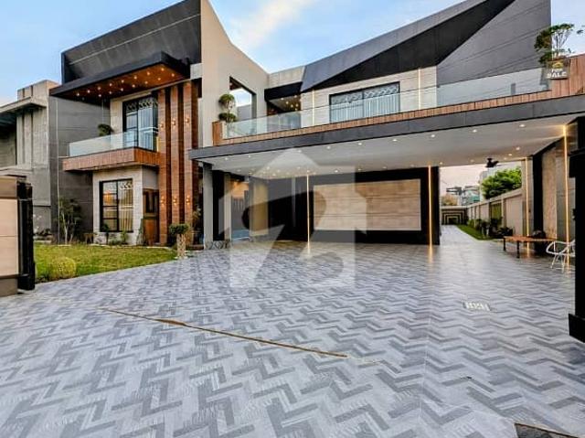 2 Kanal Ultra Modern Luxury House For Sale