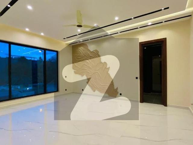 2 Kanal Ultra Luxury Mansion For Sale in Bahria Town Phase 8