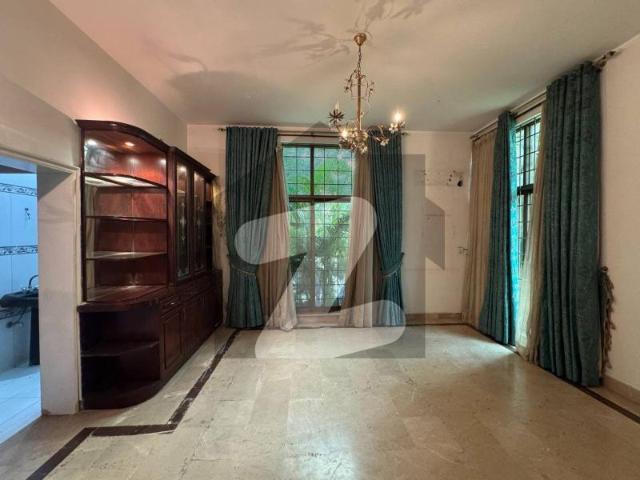 2 Kanal Used Modern Design Most Beautiful Bungalow For Sale At Prime Location Of Dha Lahore Near To Park Masjid & Commercial Market. DHA Phase 2 Block R