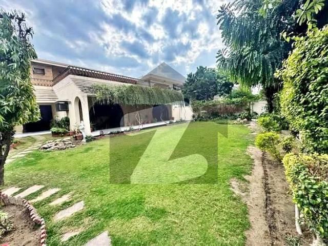 2 Kanal Well Maintained Bungalow For Sale At Prime Location Phase 1DHA