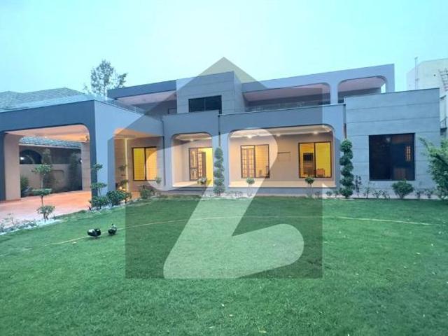 2 Kanal Well Maintained Modern Design 6 Bedroom Bungalow For Sale at Prime Location of DHA Lahore Near to Park Masjid & Commercial Market. DHA Phase 2