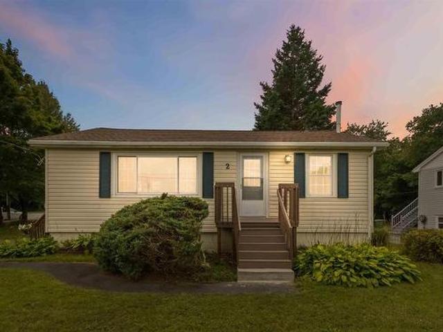 2 Kelly Street, Halifax, NS, B3N 1W1 house for sale | Listing ID 202621 | Royal LePage