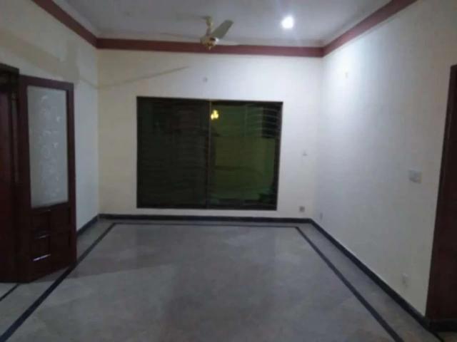 2 kennel upper portion for rent available ll Lahore Valencia Town ID 33586