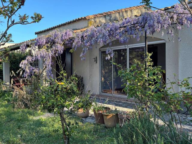 2 Km d’Uzès Centre, maison de 115 m² avec garage. Terrain 1. 115m² Uzès