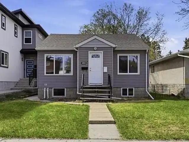 Legal Basement Suite near University of Alberta w/new novation & parking spots
