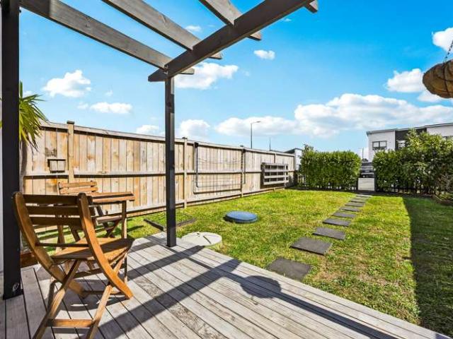 2 Lumbarda Drive, Kumeu, Rodney