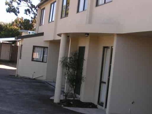 2 Level Townhouse