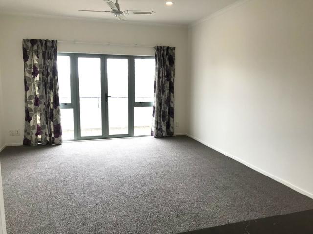 2 Level 2 Bedroom Apartment 2 carparks