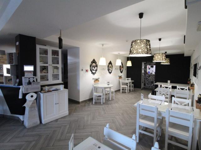 2 licenças Loja/Restaurante perto da praia Dona Ana, Lagos 338m² São Gonçalo de Lagos