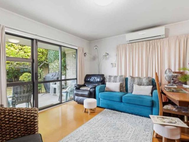 2 Lilian Place