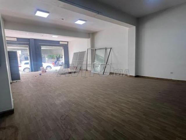 2 locaux Bd Abdelmoumen 300dh/m²