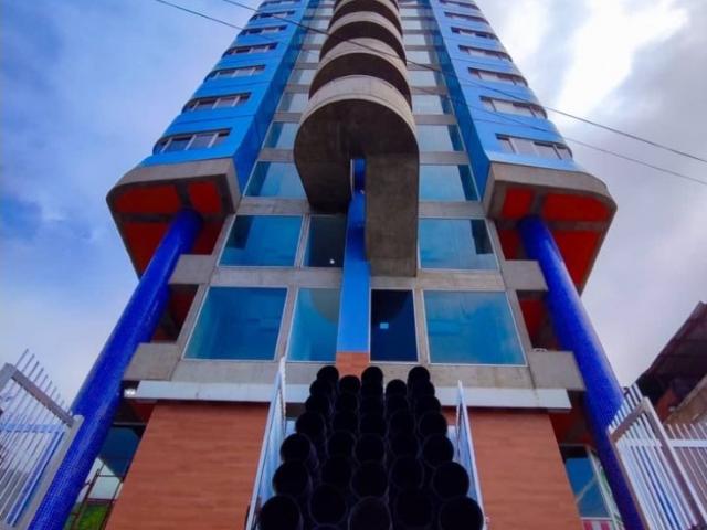 2 Locales en Venta C.C Empresarial Ubicado en Maiquetia