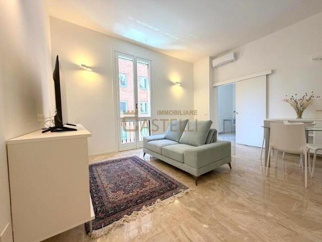 2 Locali Via Stampa 2.000€