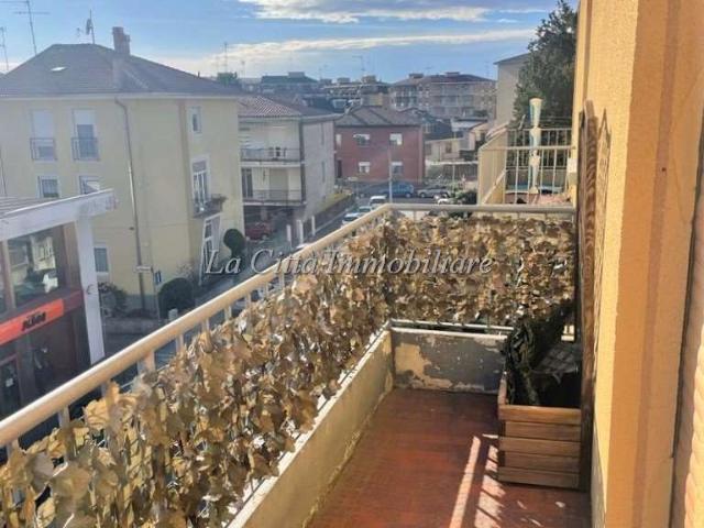 2 locali a Novara