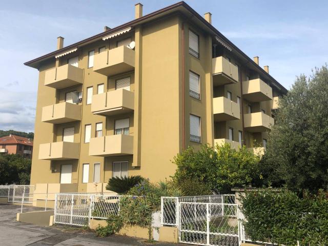 2 locali in vendita a San Bartolomeo al Mare