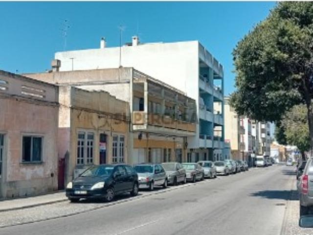2 lotes para construção de prédio no centro de Loulé