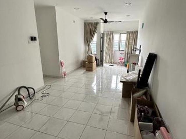 2 ParkingHot SellingPangsapuri Seri Akasia Puchong Prima 900sqft