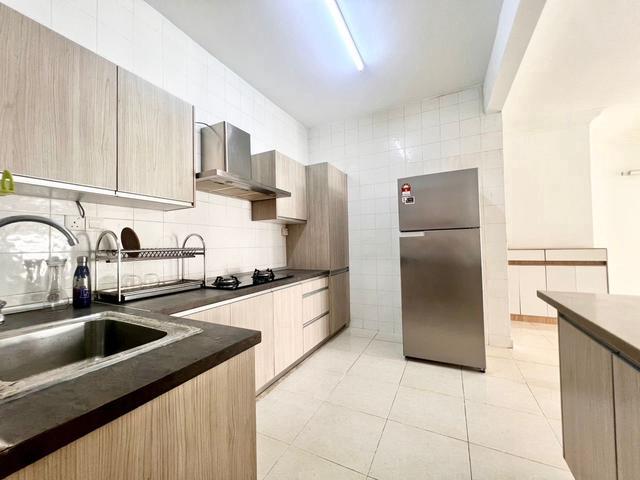 2 PARKINGS Built In Cabinet PV6 Condominium