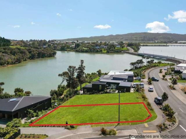 2 Pekapeka Street, Raglan, Waikato