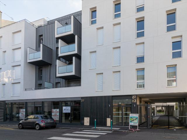 2 pièces · 43.59 m²