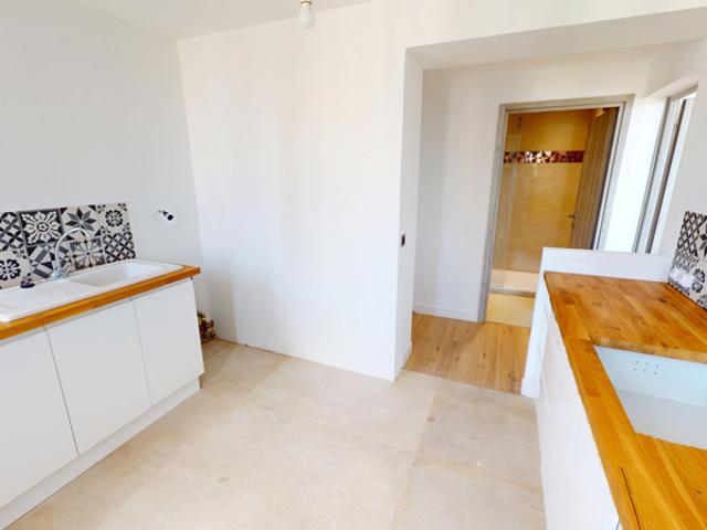 2 pièces 47 m2 Appartement et cave Montpellier 2 balcons vue