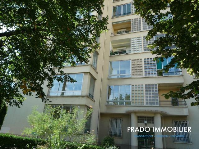 2 pièces 50.52 m² t2 square michelet dans immeuble.