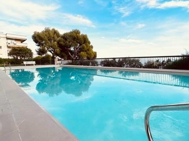 2 PIECES 57 M² VUE MER