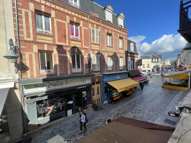 2 PIECES 29M2 TRAVERSANT RENOVÉ HYPER CENTRE