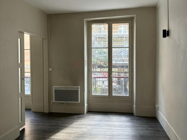 2 PIECES 37,15 m2 Rue de Babylone