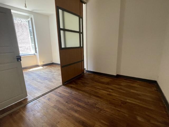 2 pièces, 37m² en location à Saint Yrieix La Perche 420 € par mois