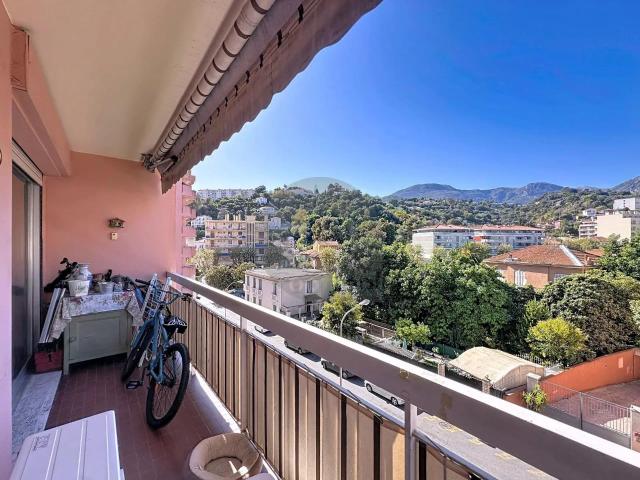 2 Pieces Terrase Et Cave 47m² Menton