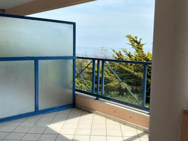 2 Pieces terrasse au calme absolu à RCM