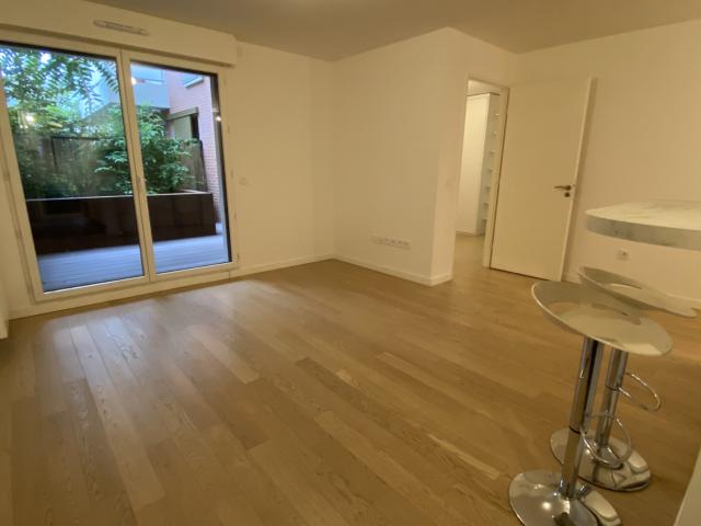 2 PIECES TERRASSE RUEIL RER