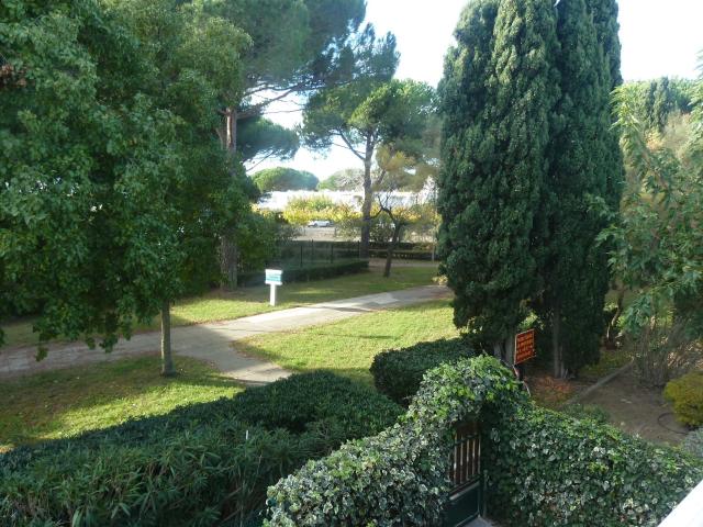 2 PIECES TRAVERSANT AU CALME +PARKING