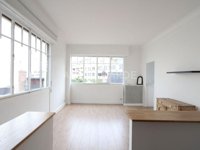 2 Pièces VIDE Rue des Marronniers 75016 Paris