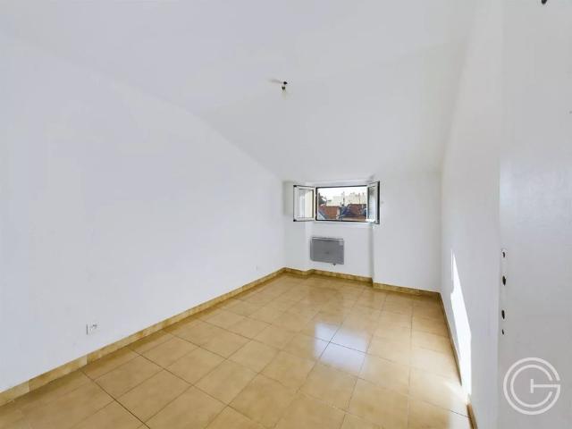 2 PIECES VIDE 6 BD LECH WALESA NICE PORT