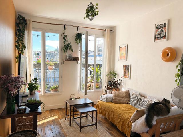 2 pièces VUE EXPTIONNELLE AVEC BALCON sur Sacré Coeur