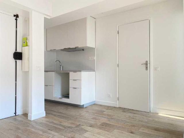2 pièces à louer Paris 15 Cambronne