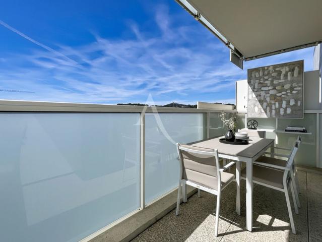 2 pièces Antibes Etage élevé avec 2 parkings sous sol