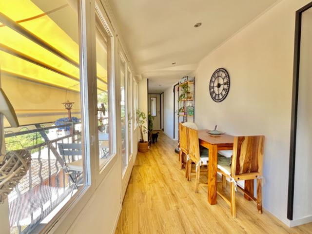 2 pièces atypique, esprit maisonnette, avec vue sur les toit