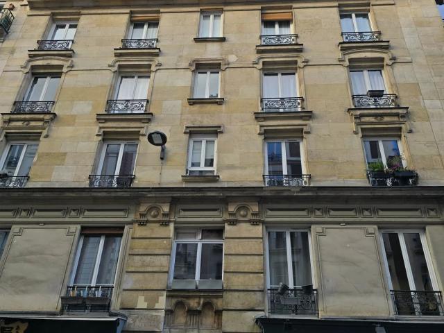 2 PIECES AVEC BALCON