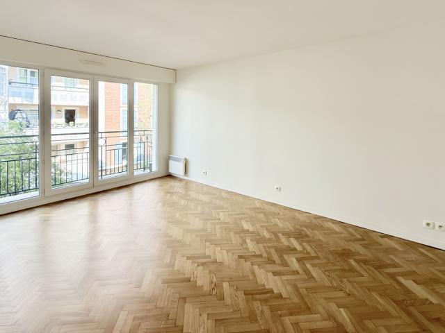 2 pièces avec balcon et parking