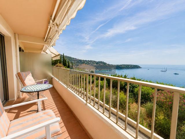 2 PIECES AVEC GARAGE ROQUEBRUNE CAP MARTIN